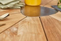 DIAMOND GARDEN Lyon Triangel Esstisch, Edelstahl/Recycled Teak, 150x 150 Cm -Warmer Garten 11 21210.jpg