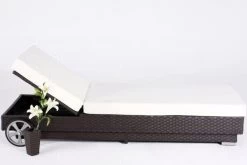 OUTFLEXX Sonnenliege, Braun, Polyrattan, 200x80x37,5cm, Inkl. Polster, Rückenlehne 4-stufig Verstellbar -Warmer Garten 1337 03.jpg