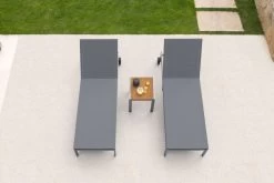 OUTFLEXX 2er-Set Rollliege, Silber, Edelstahl/Teak, 212x71x36 Cm, Mit Beistelltisch 45x45cm -Warmer Garten 14170 3 CGI.jpg