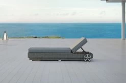 OUTFLEXX Rollliege, Grau, Polyrattan, 200x70x27,5cm, Rückenlehne 5-fach Verstellbar -Warmer Garten 18367 20 CGI.jpg