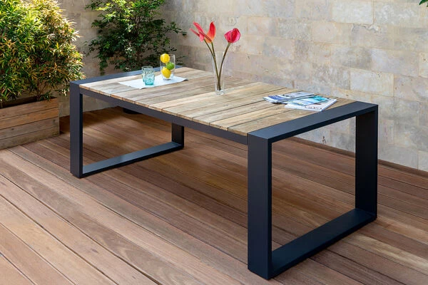 OUTFLEXX Kona Esstisch, Dark Grey/natur, Alu/recycled FSC®-Teak, 200x100x76cm, Rustikal Gebürstet, U-Gestell 3 OUTFLEXX Kona Esstisch, Dark Grey/natur, Alu/recycled FSC®-Teak, 200x100x76cm, Rustikal Gebürstet, U-Gestell