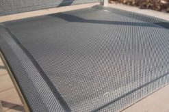 OUTFLEXX Stapelsessel, Schwarz, FSC-Teak / Edelstahl / Textilene, 63x57x93 Cm -Warmer Garten 21670 7.JPG