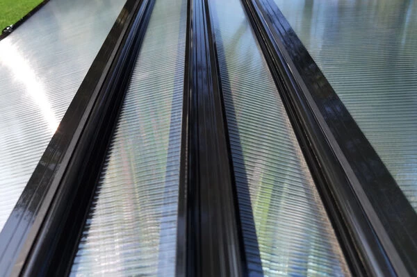 OUTFLEXX Gewächshaus, Schwarz, Alu/Polycarbonat, 120x90x57cm, Pulverbeschichtet 17 OUTFLEXX Gewächshaus, Schwarz, Alu/Polycarbonat, 120x90x57cm, Pulverbeschichtet – Bild 15