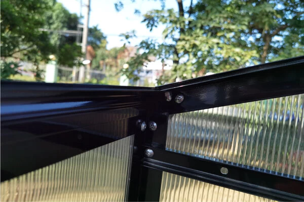 OUTFLEXX Gewächshaus, Schwarz, Alu/Polycarbonat, 111x61x175cm, Pulverbeschichtet 18 OUTFLEXX Gewächshaus, Schwarz, Alu/Polycarbonat, 111x61x175cm, Pulverbeschichtet – Bild 16