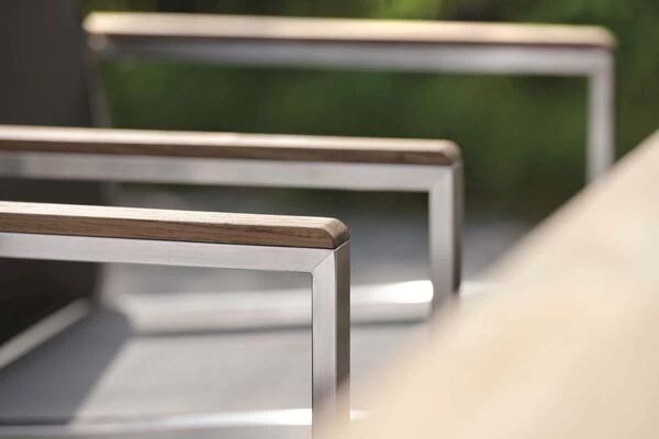 STERN Cardiff Stapelsessel, Silber/taupe, Edelstahl/Textil, Ca. 61x57x92 Cm, Armlehnen FSC-Teak 5 STERN Cardiff Stapelsessel, Silber/taupe, Edelstahl/Textil, Ca. 61x57x92 Cm, Armlehnen FSC-Teak – Bild 3