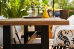 HARTMAN Yasmani Esstisch, Carbon Black/vintage Brown, Alu/Teak, 240x100cm -Warmer Garten 7 18688.jpg