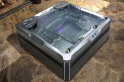 Outtech Steel Art Cetus Whirlpool, Grau/schwarz, 228x214x93 Cm / 1000L, 4 Pers., LED Corner Light, LCD Balboa Anzeige, WIFI READY 24 Outtech Steel Art Cetus Whirlpool, Grau/schwarz, 228x214x93 Cm / 1000L, 4 Pers., LED Corner Light, LCD Balboa Anzeige, WIFI READY -Warmer Garten 8 21290.jpg