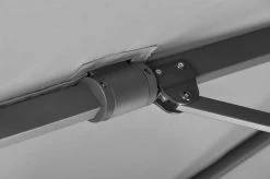 Schneider® SCHNEIDER Rhodos Twist Ampelschirm, Silbergrau, Quadratisch, 300 X 300 Cm 18 Schneider® SCHNEIDER Rhodos Twist Ampelschirm, Silbergrau, Quadratisch, 300 X 300 Cm -Warmer Garten 9 21287.jpg